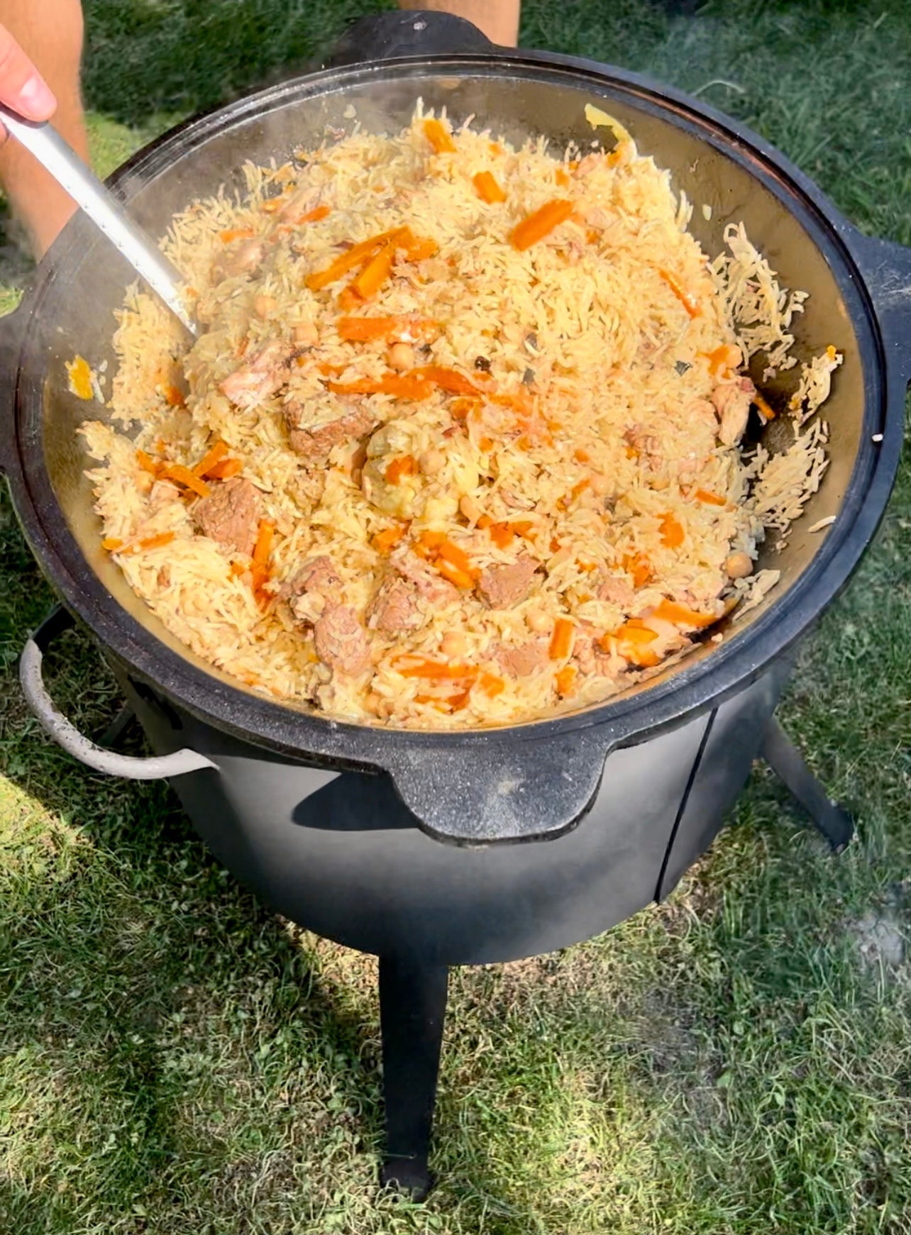 Set Kukmara 15 Liter Utschak mit Abzugsrohr und 16 Liter Kasan aus Gusseisen - kochskasan24.de