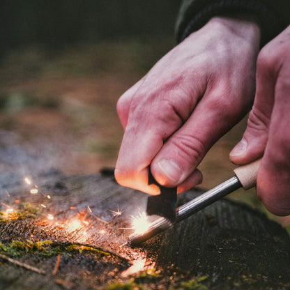 Feuerstahl Outdoor XXL - Extremer Funkenflug - Magnesium Feuerstarter Set - Bis zu 20.000x zünden - Feuerstein Kit für Survival, Camping und Bushcraft Abenteuer - Blacksteels Original - kochskasan24.de
