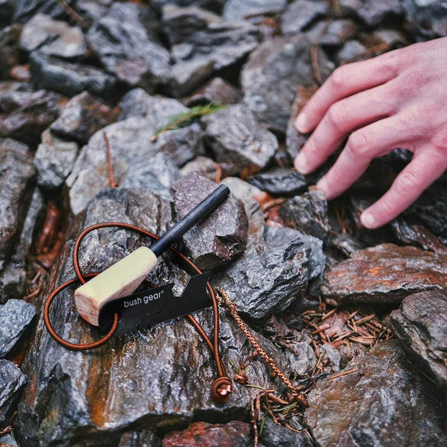 Feuerstahl Outdoor XXL - Extremer Funkenflug - Magnesium Feuerstarter Set - Bis zu 20.000x zünden - Feuerstein Kit für Survival, Camping und Bushcraft Abenteuer - Blacksteels Original - kochskasan24.de